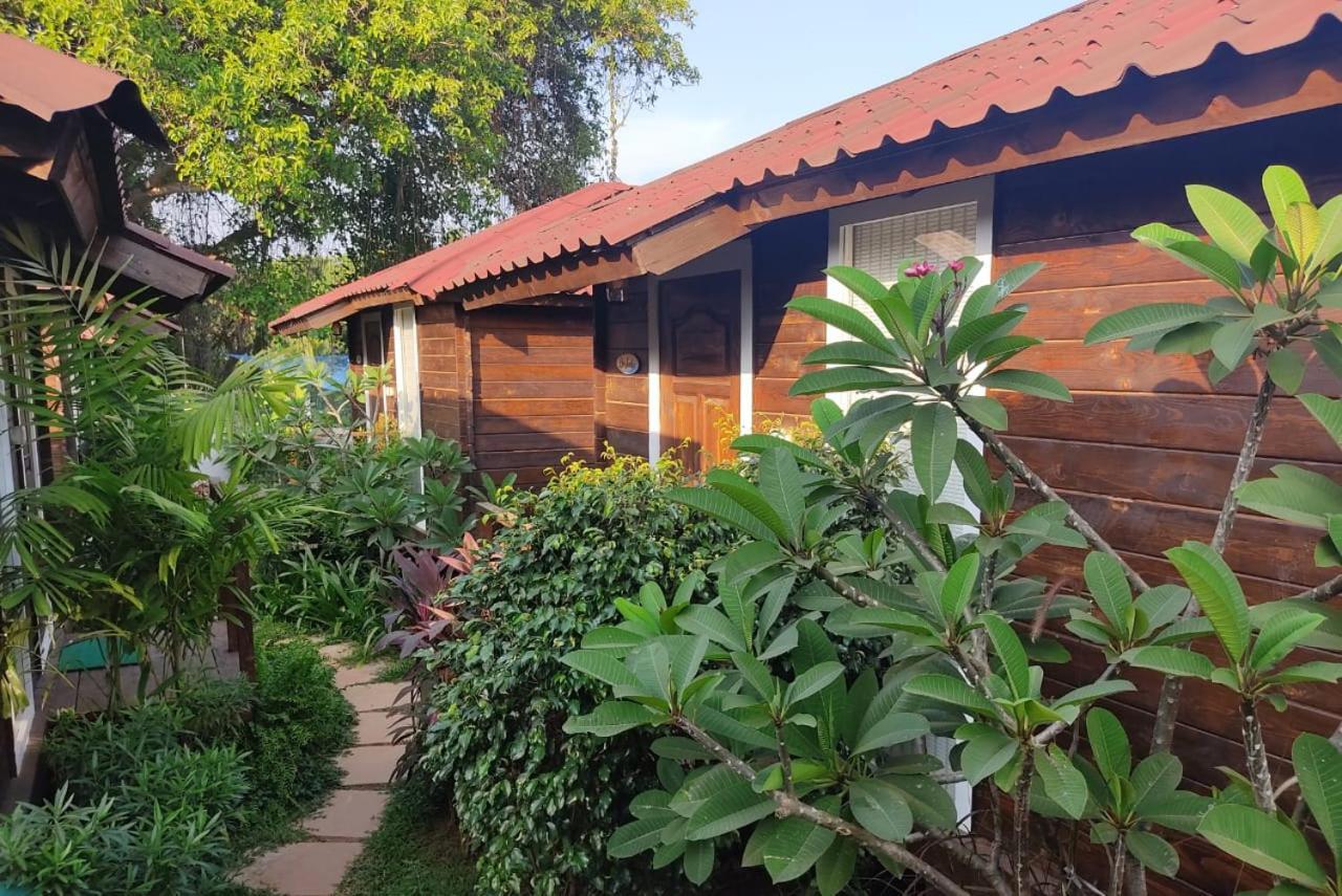 Waterscape Beach Resort Vagator Exterior foto